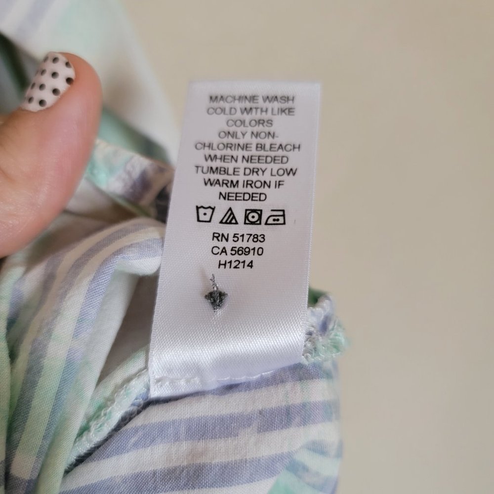 Lightweight Button-Up - Picture 5 of 8